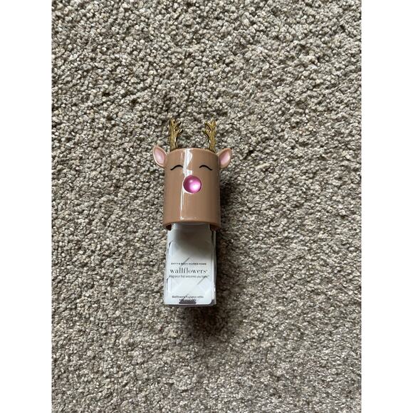 Reindeer Wall Plug in Bath and Body Works Home Scent - Picture 5 of 7